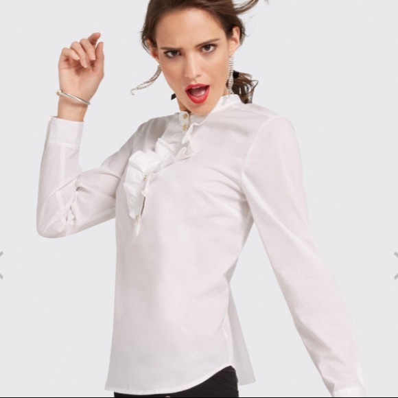 Draper James Tops - ❤️SALE❤️Draper James Solid Ruffle Popover Top